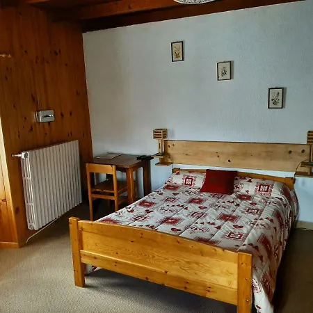 Les Glaciers Hotel
